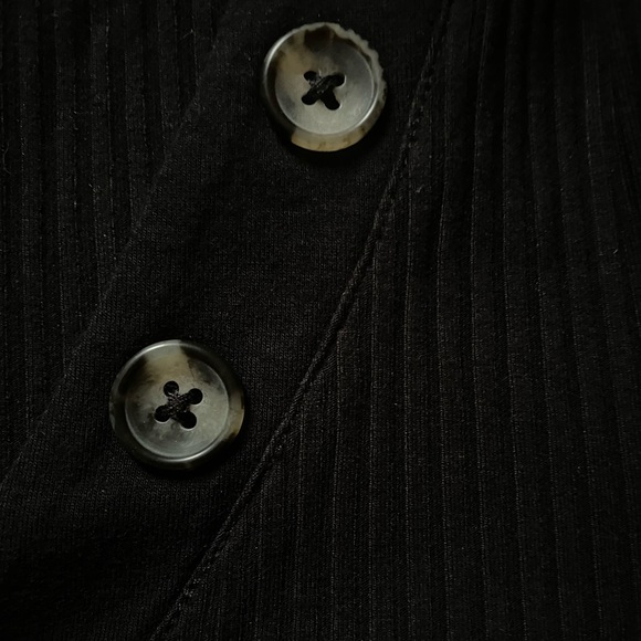 RW&Co Long Sleeve - Picture 3 of 3